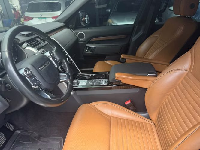 Land Rover Discovery 2017