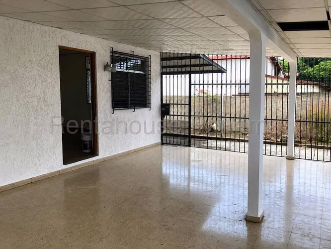 Casa comercial en venta en Parque Lefevre - Imagen 3