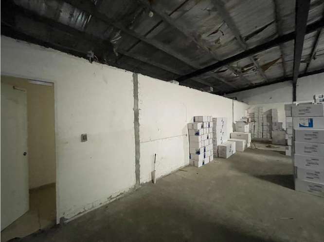 COLON / ZONA LIBRE / GALERA COMERCIAL FRANCE FIELD / 1628M / 2 NIVELES