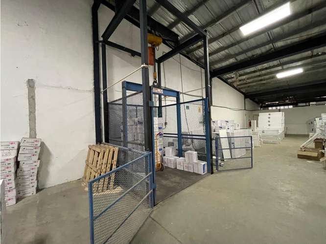 COLON / ZONA LIBRE / GALERA COMERCIAL FRANCE FIELD / 1628M / 2 NIVELES