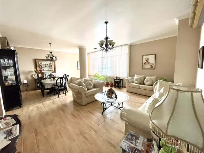 VENTA CENTRICO APARTAMENTO FAMILIAR - Imagen 2