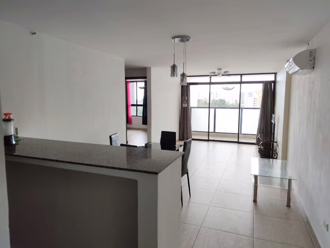 Apartamento en Condado del Rey con linea blanca y aires *NO BROKERS*