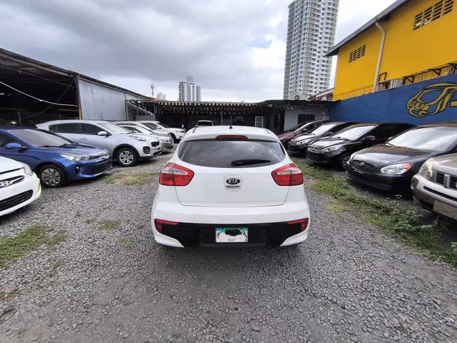KIA RIO 2017 HB AUTOMATICO - Imagen 5