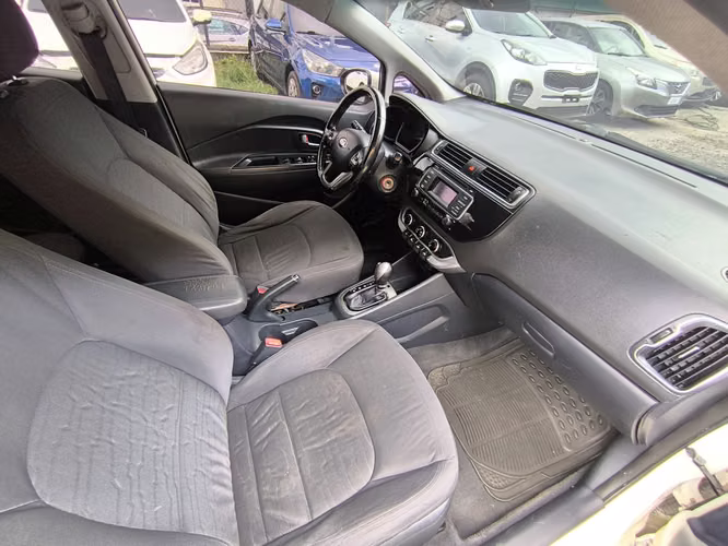 KIA RIO 2017 HB AUTOMATICO - Imagen 7