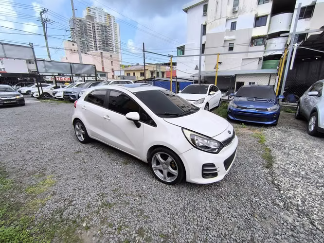 KIA RIO 2017 HB AUTOMATICO - Imagen 2