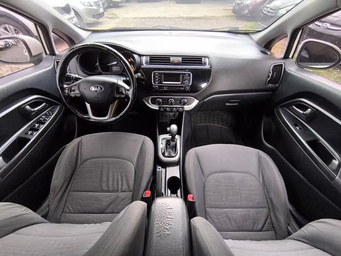 KIA RIO 2017 HB AUTOMATICO - Imagen 8