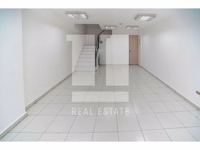 Se Alquila Local Comercial en El Cangrejo, PH Eder Blue