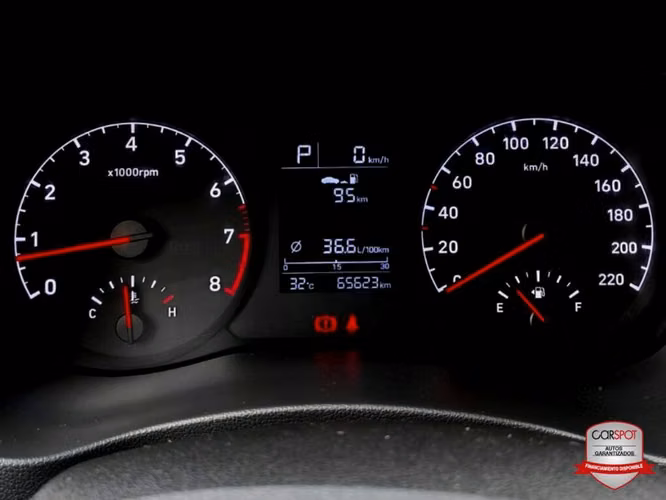 Hyundai Accent Solaris 2023 Automática EE9472 - Imagen 14