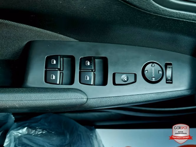 Hyundai Accent Solaris 2023 Automática EE9472 - Imagen 12