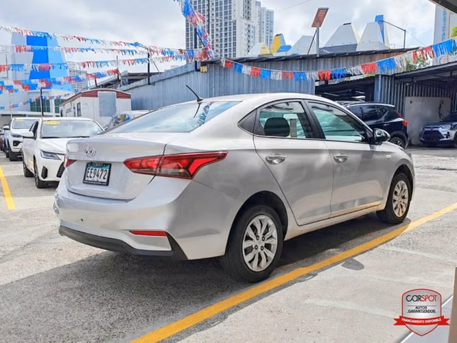 Hyundai Accent Solaris 2023 Automática EE9472 - Imagen 4