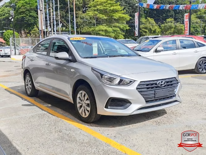 Hyundai Accent Solaris 2023 Automática EE9472 - Imagen 3