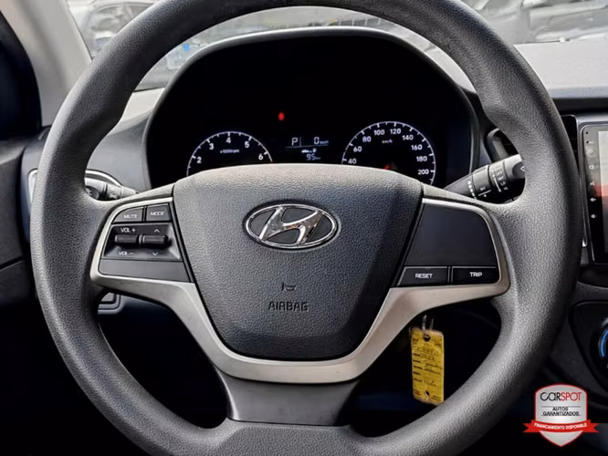 Hyundai Accent Solaris 2023 Automática EE9472 - Imagen 10