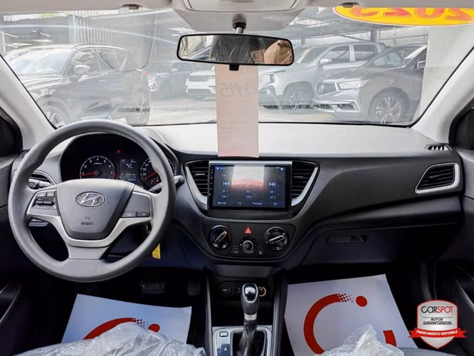 Hyundai Accent Solaris 2023 Automática EE9472 - Imagen 9