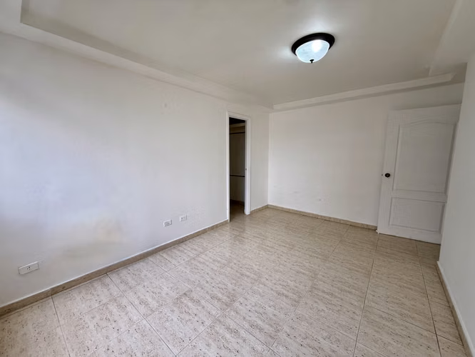 Venta de Apartamento en Tower One, Marbella - Imagen 5