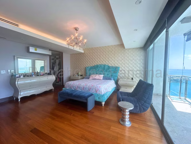 Venta de Apartamento en Punta Pacifica Ph Aqualina JV