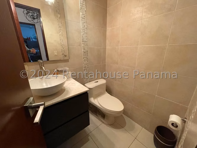 RR VENTA DE CASA EN CLAYTON EMBASSY CLUB