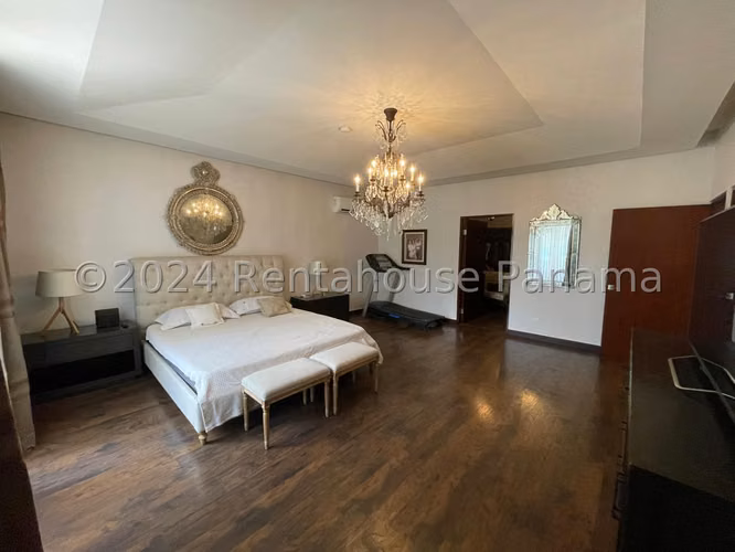 RR VENTA DE CASA EN CLAYTON EMBASSY CLUB