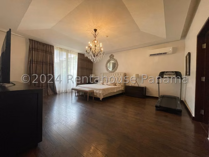 RR VENTA DE CASA EN CLAYTON EMBASSY CLUB