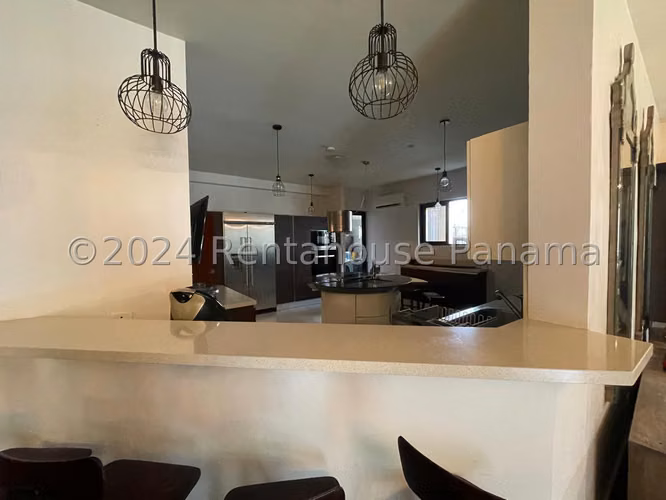 RR VENTA DE CASA EN CLAYTON EMBASSY CLUB