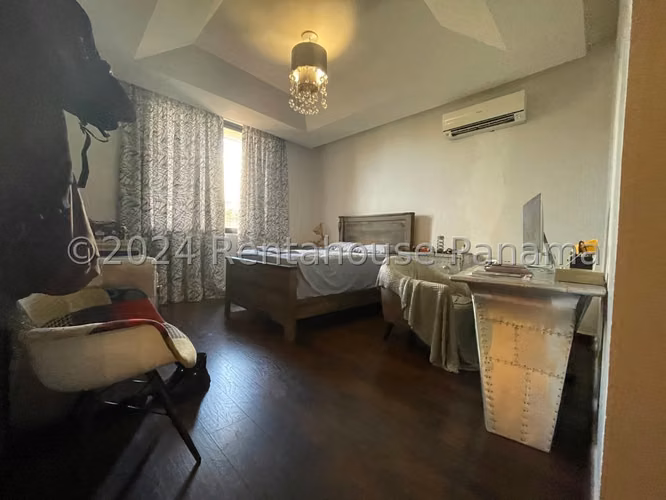 RR VENTA DE CASA EN CLAYTON EMBASSY CLUB