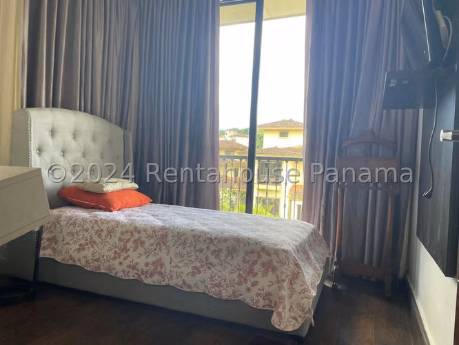 RR VENTA DE CASA EN CLAYTON EMBASSY CLUB