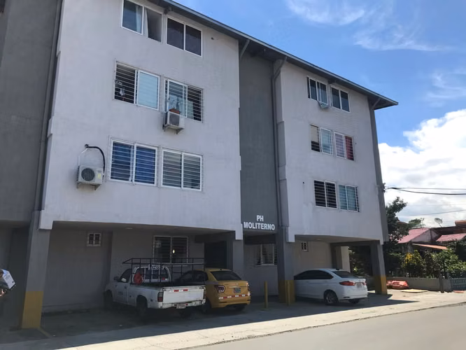 Rio Abajo Calle 5ta. Edificio de 30 apartamentos $1,700,000.00neg