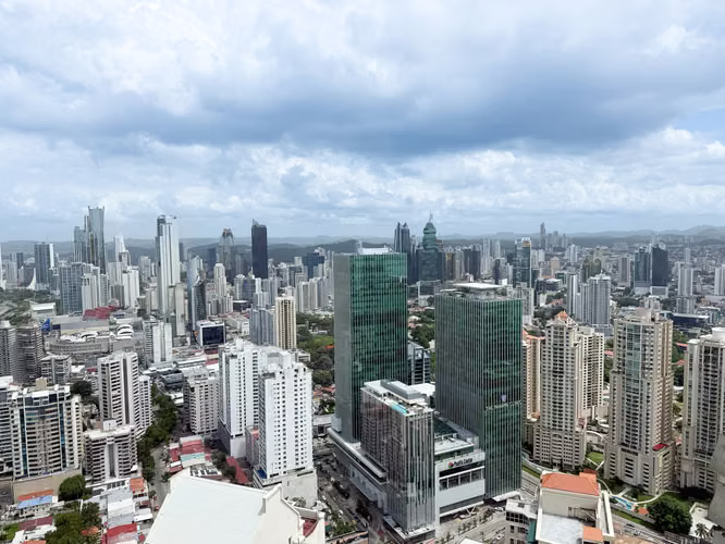 Penthouse Remodelado con Terraza en Q Tower, Punta Pacifica - Imagen 4