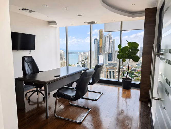 ALQUILA EN F&F TOWER | OFICINA AMOBLADA CON VISTA PANORÁMICA - Imagen 2