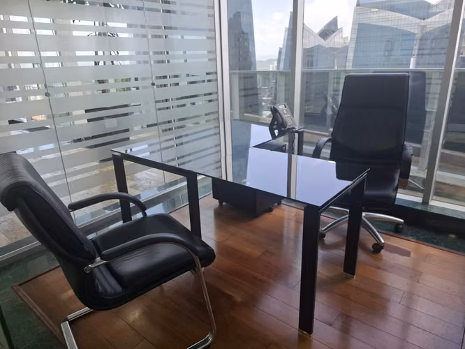 ALQUILA EN F&F TOWER | OFICINA AMOBLADA CON VISTA PANORÁMICA - Imagen 16