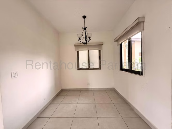 Alquiler de casa en Woodlands 27MVCH1345 - Imagen 10