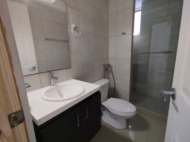 Apartamento Semiamoblado en PH Metro View | 2 Recámaras y 2 Parking - Imagen 12