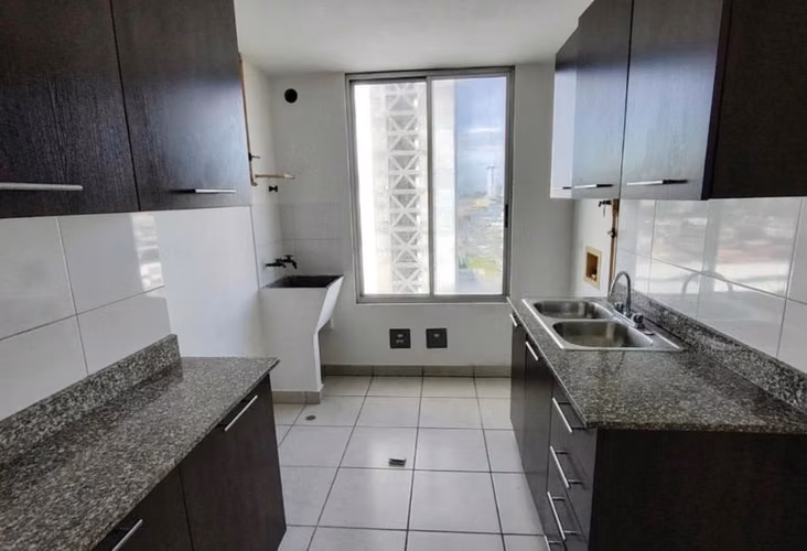 En Venta Apartamento Vía España Edificio Lefrevre 75 - Imagen 3