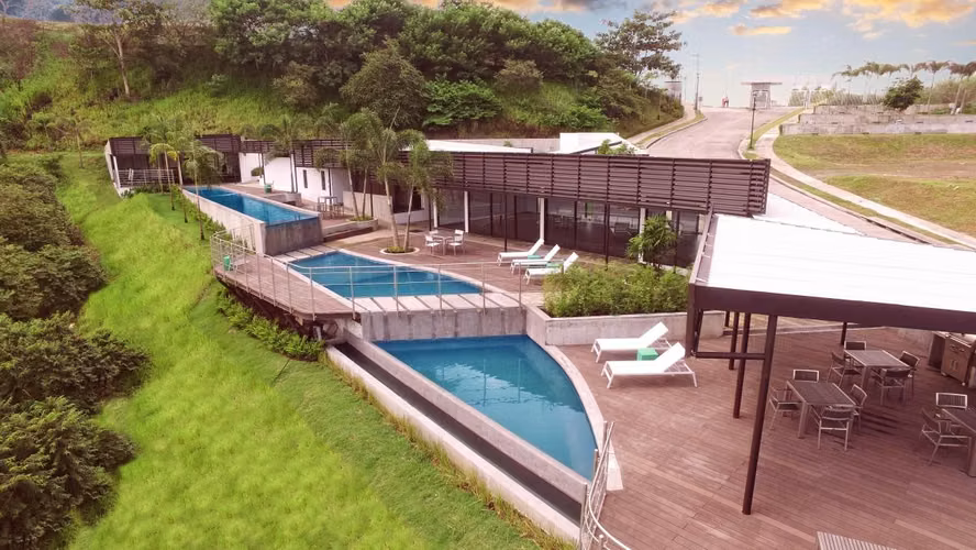 NC135 VENDO ESPECTACULAR CASA EN ALTOS DE PANAMA
