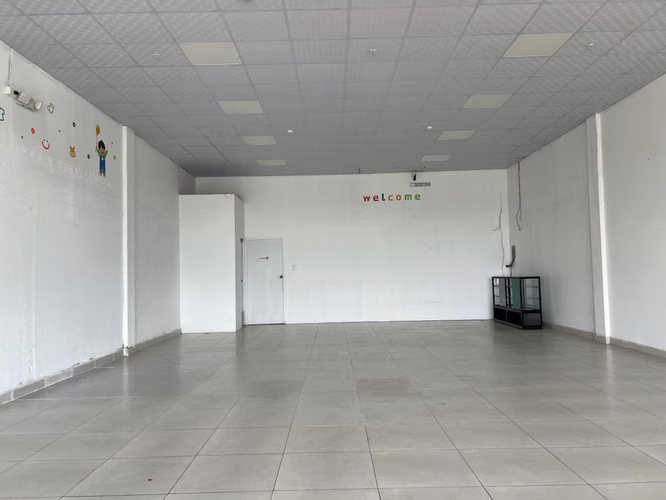 LOCAL COMERCIAL EN ALQUILER – BOULEVARD COSTA VERDE