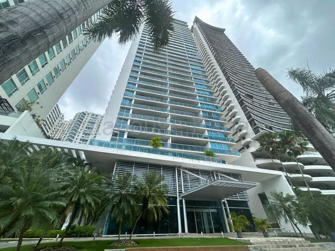 LGU-Venta de apartamento con vista al mar en primera linea de Costa del Este, PH Bayside.