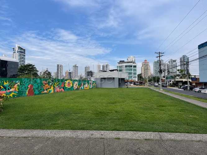 Venta de terreno plano en San Francisco - Imagen 3