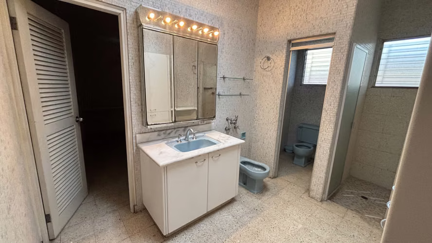 RESIDENCIA EN EL CARMEN - UNA PLANTA Y DISTRIBUCIÓN ESPACIOSA - RM