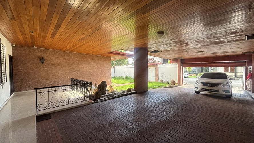 RESIDENCIA EN EL CARMEN - UNA PLANTA Y DISTRIBUCIÓN ESPACIOSA - RM