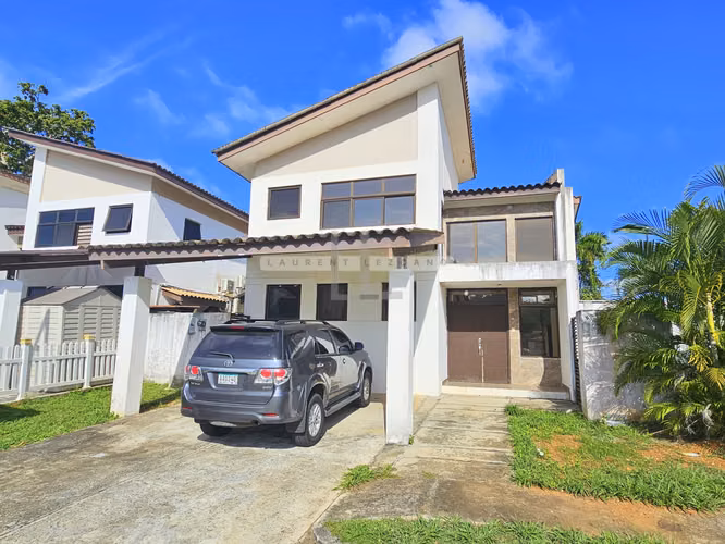 Venta Casa Unifamiliar con Patio Bosques de Puerto Madero - Costa Verde. Haga una oferta