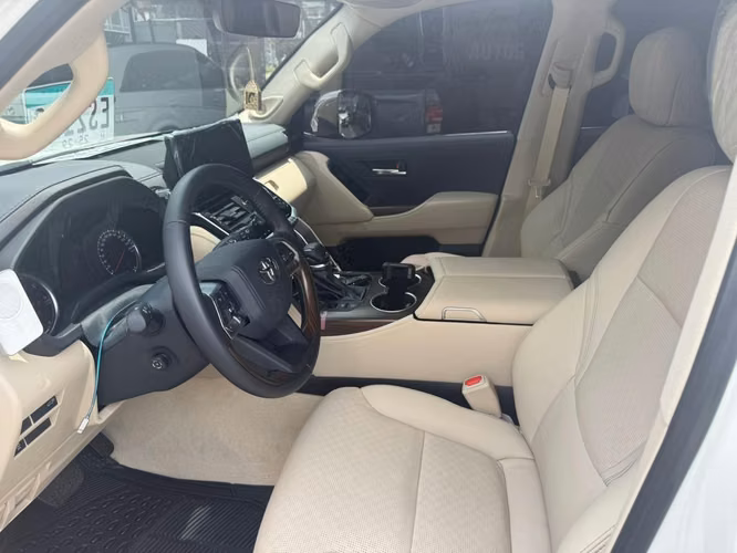Toyota Land Cruiser 2024