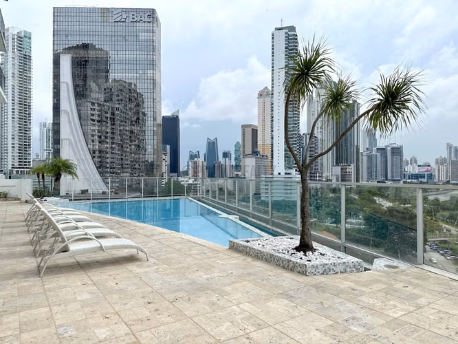 Apartamento Amoblado de 2 Recámaras en Alquiler en Avenida Balboa – 137 m² con Vista al Mar - Imagen 17