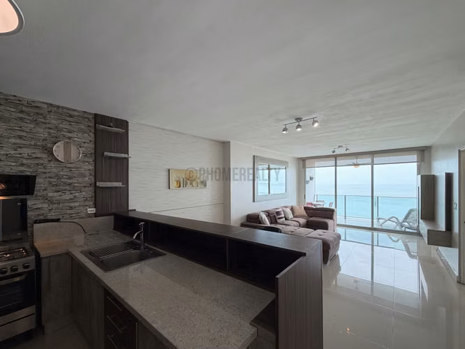 Apartamento Amoblado de 1 Recámara en Alquiler en Avenida Balboa – 109 m² con Vista al Mar y Balcón