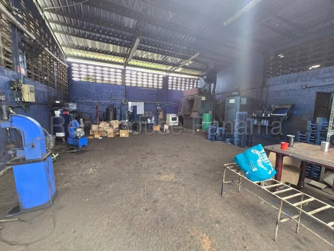 Venta de galera/bodega comercial de 600m2 en Juan Diaz
