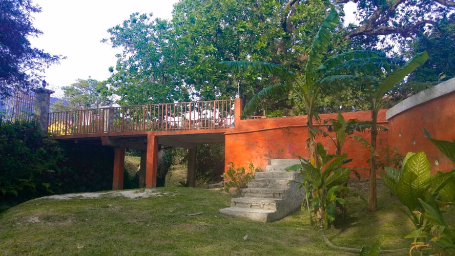 El Valle. 1975mts 2r 2.5b quebrada. Sobre la via principal $575,000.00 - Imagen 8