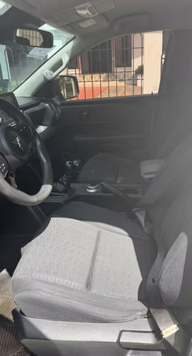 L 200 MANUAL 2025 EN 23,895 al CREDITO o al CONTADO - Imagen 9
