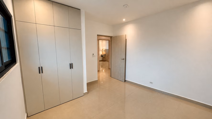 SE ALQUILA - CASA TOTALMENTE REMODELADA EN CERRO VIENTO - RM - Imagen 11