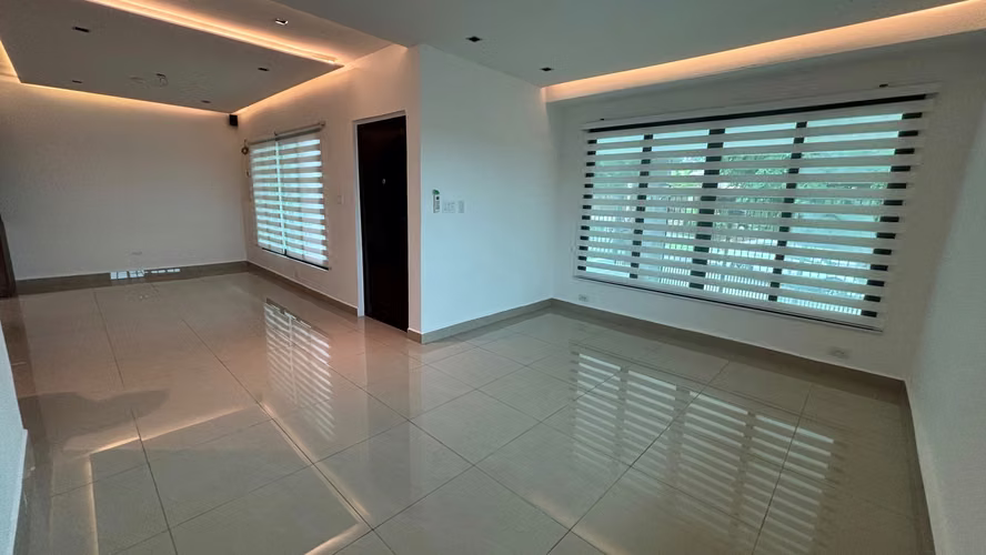 SE ALQUILA - CASA TOTALMENTE REMODELADA EN CERRO VIENTO - RM - Imagen 4