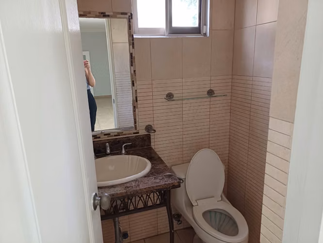 Venta de hermosa casa en Clayton - Imagen 4