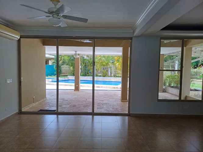Venta de hermosa casa en Clayton