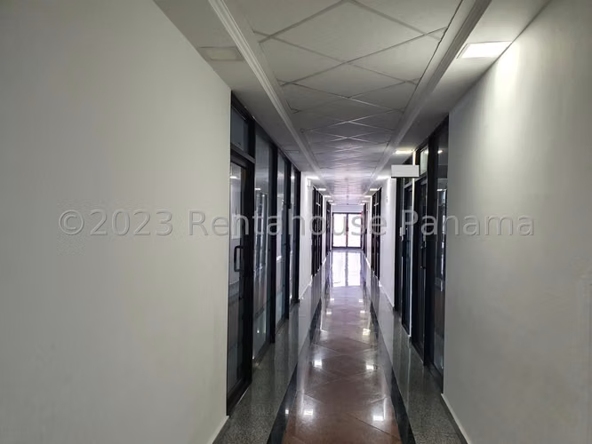 ALQUILER DE OFICINA RICARDO J ALFARO GM - Imagen 4